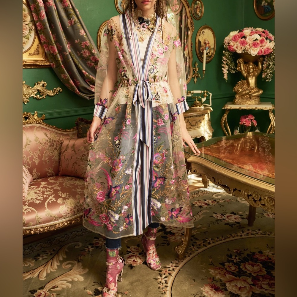 Embroidered mesh kimono / robe